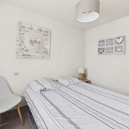 Apartment Renove Avec Parking - Pers. - Fr-1-326-874 *